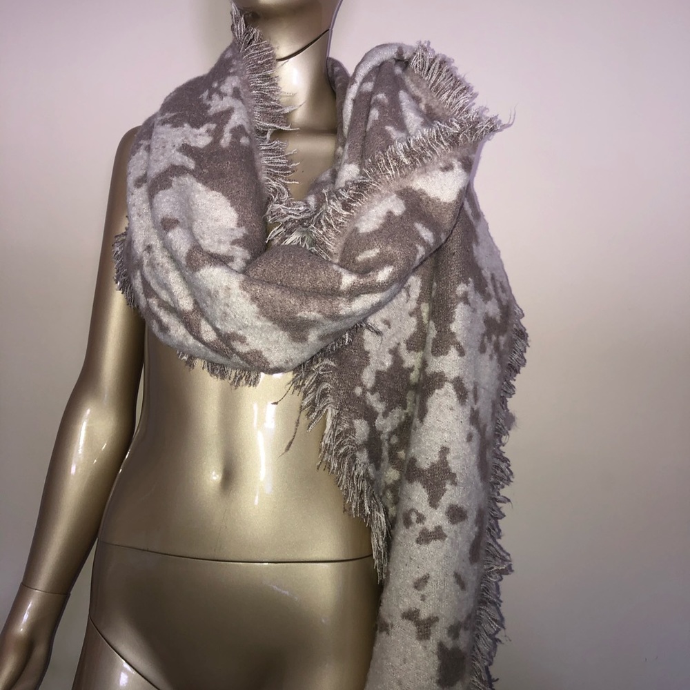 Very cosy and soft wrap around scarf